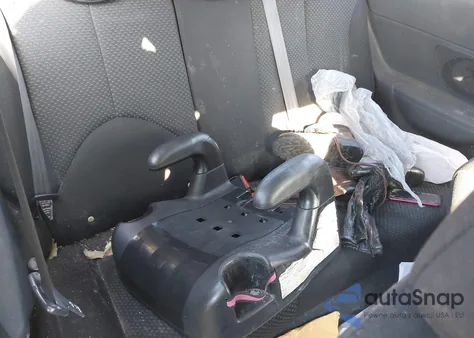 2009 Hyundai Accent Gs z USA, uszkodzony, nr VIN KMHCM36C99U114195